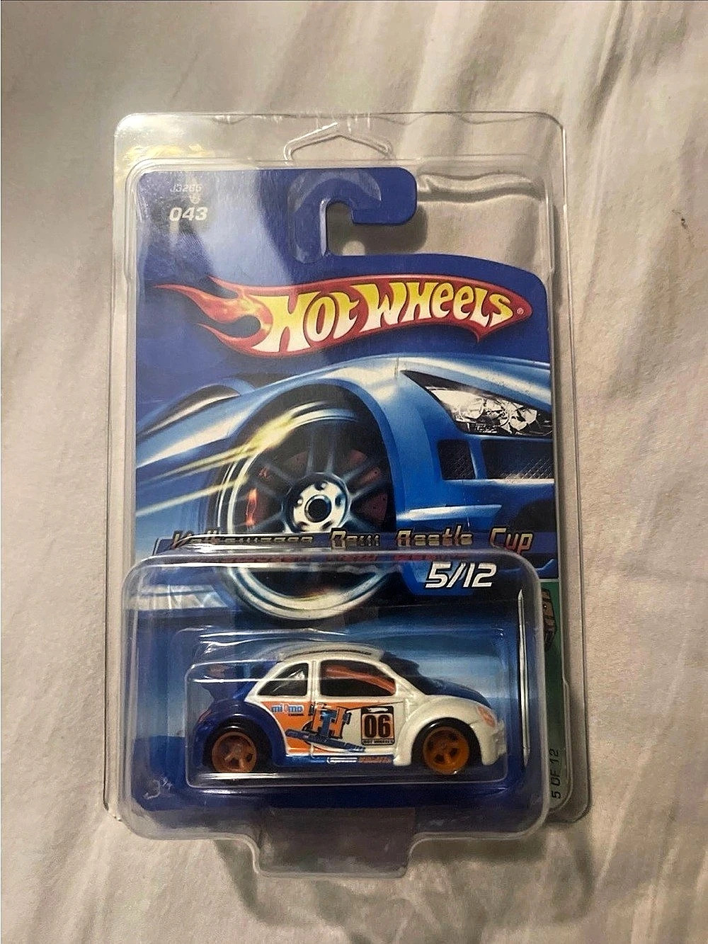 Hot Wheels Volkswagen New Beetle Cup Die-Cast Car NWT treasure hunt